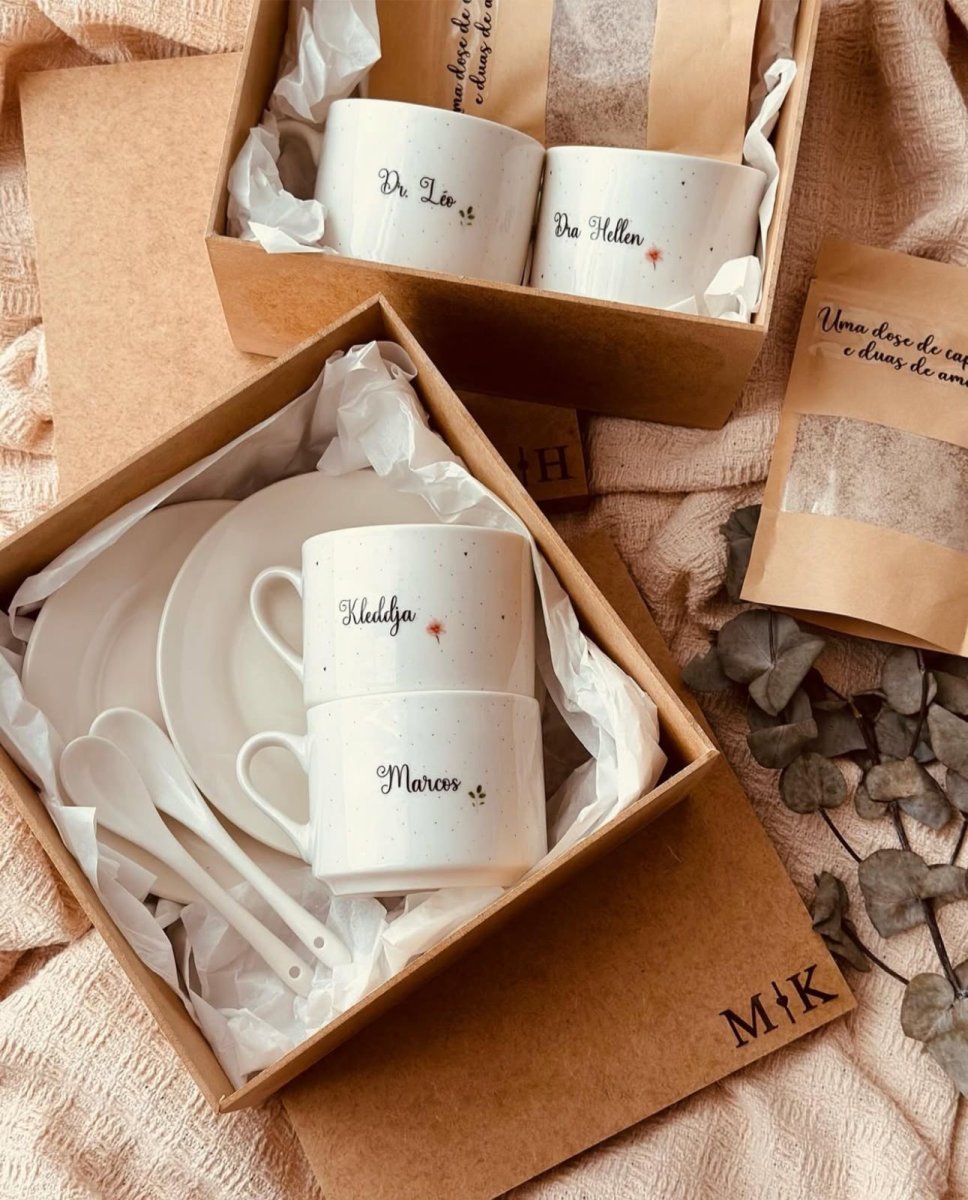 Kit com 2 xícaras com pires + cappuccino