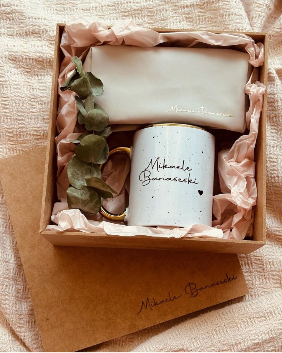 kit necessarie + caneca dourada