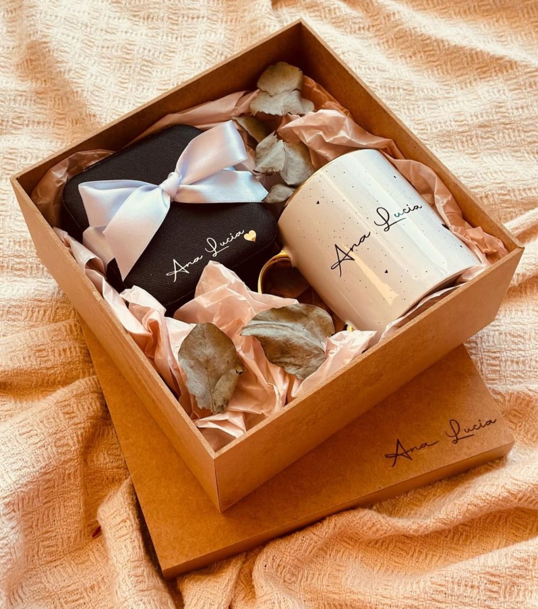 kit porta joias + caneca dourada
