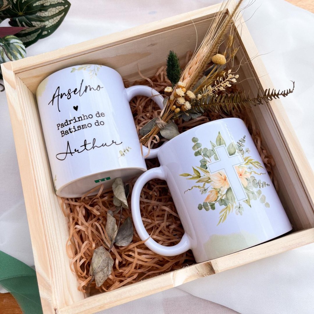 kit convite 2 canecas em caixa pinus