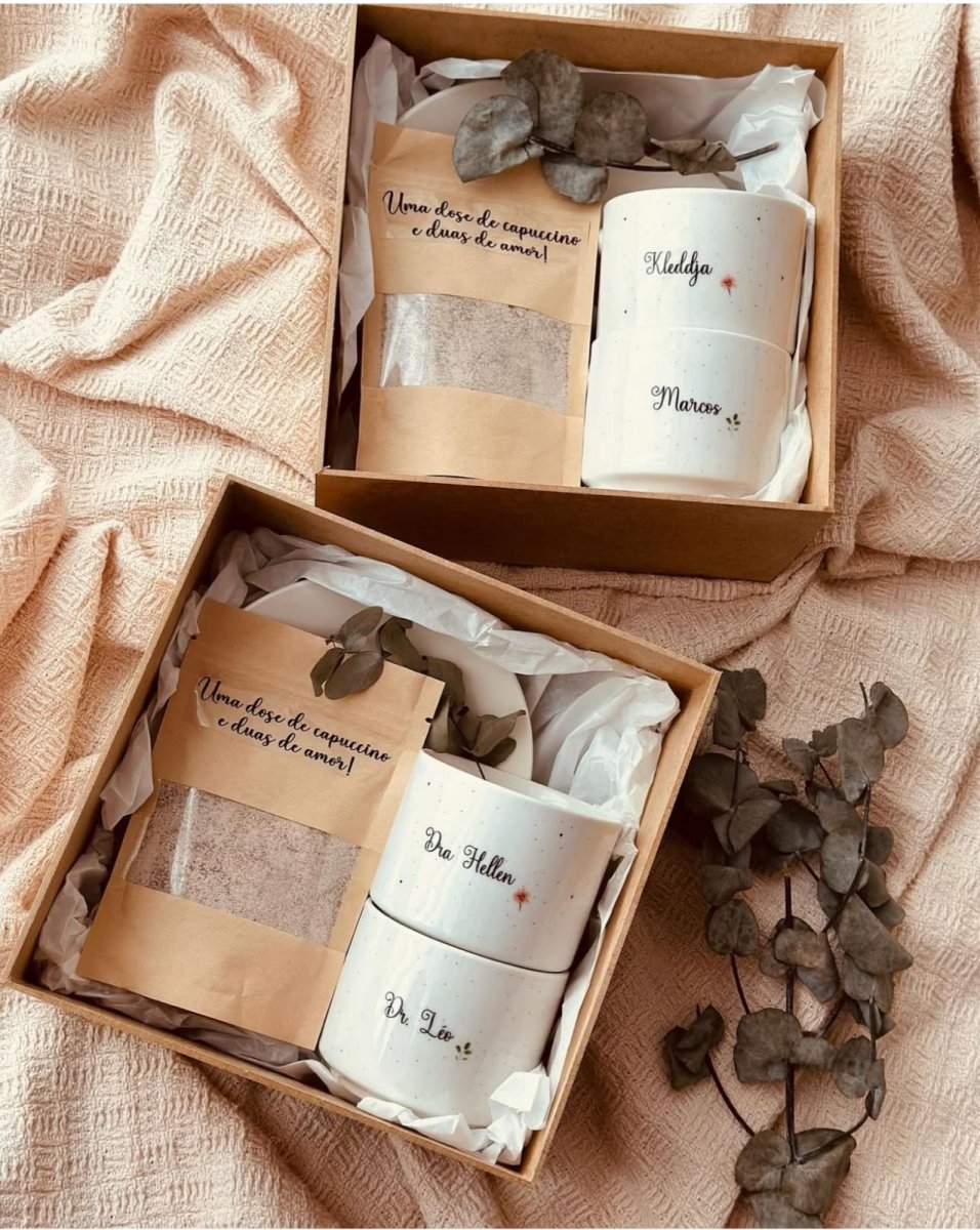 Kit com 2 xícaras com pires + cappuccino
